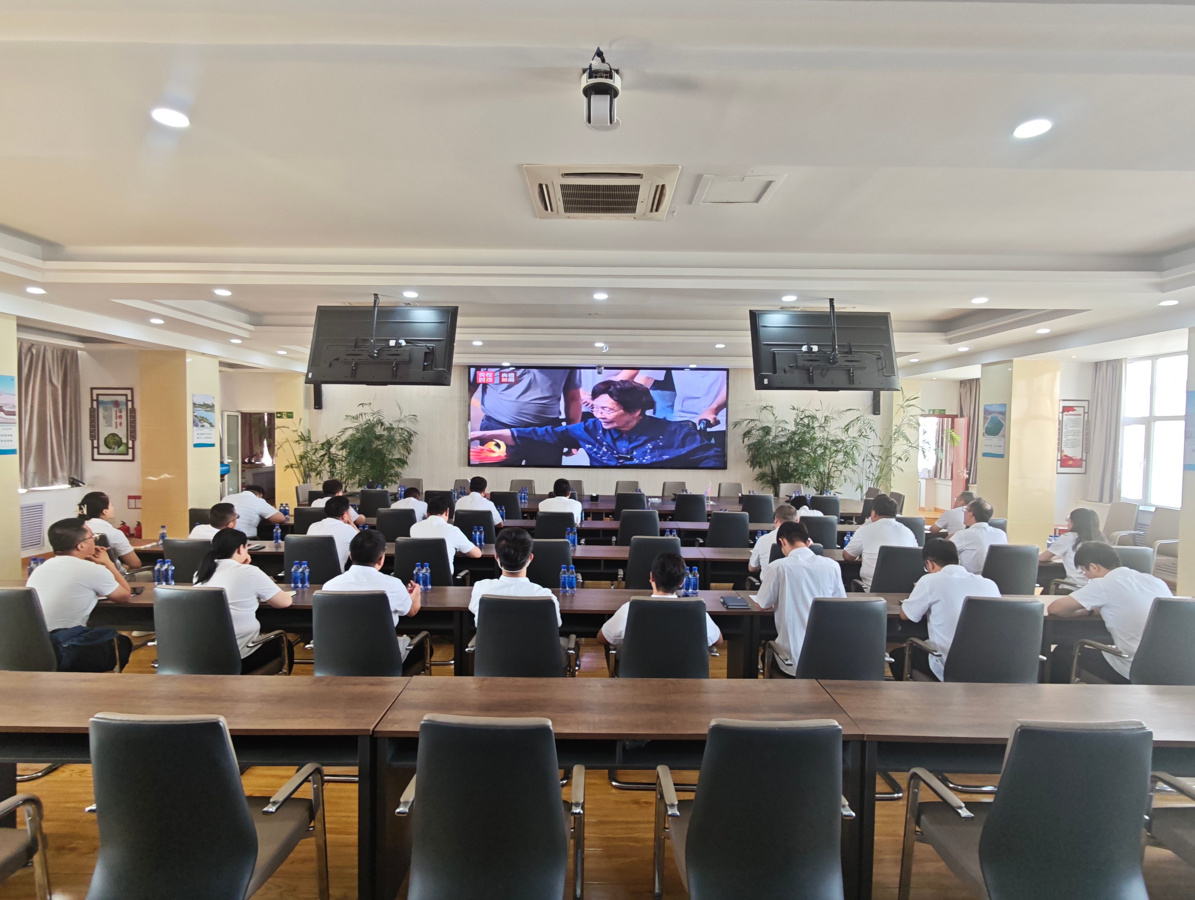 銀川中鐵水務(wù)集中收看慶祝中國共產(chǎn)黨成立105周年大會(huì)實(shí)況